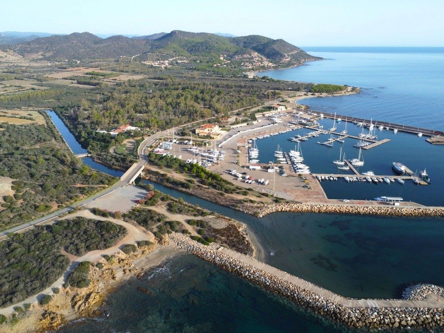 Torre di Porto Corallo Cove